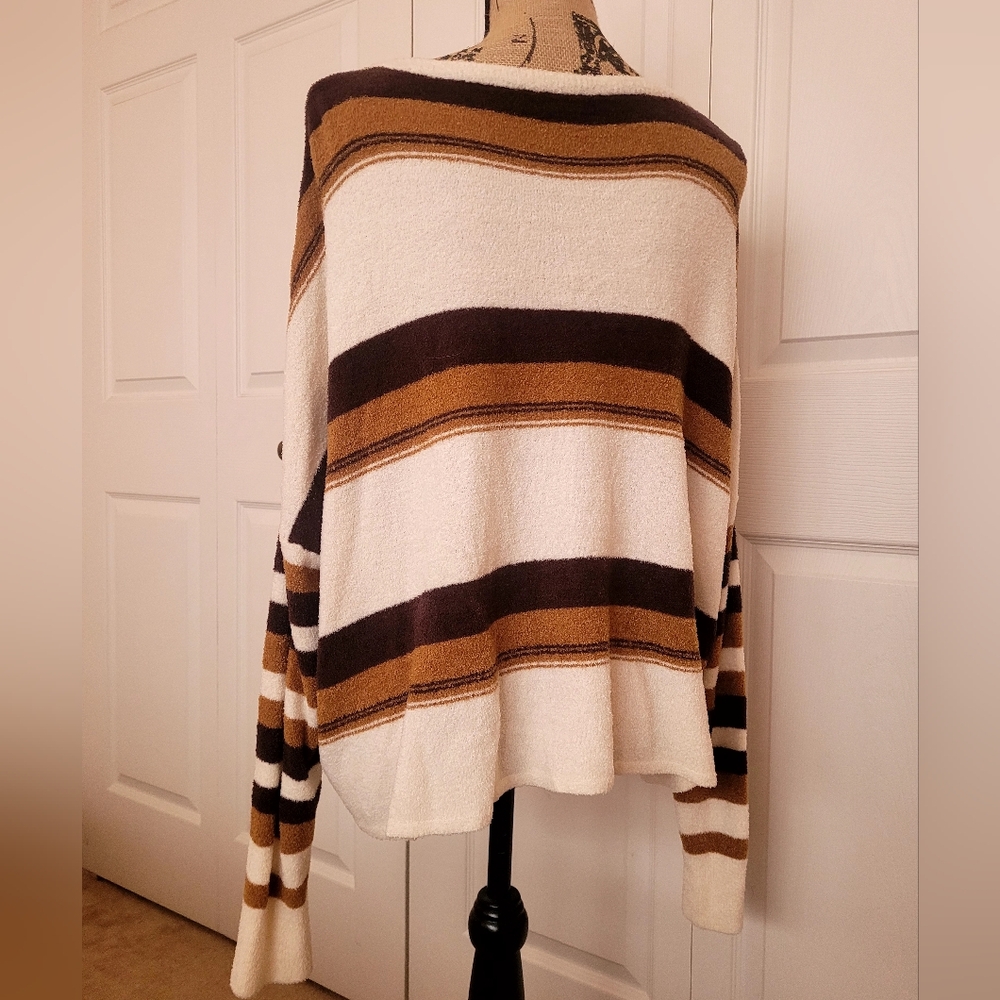 🤎 Hem & Thread Sweater - Picture 4 of 4